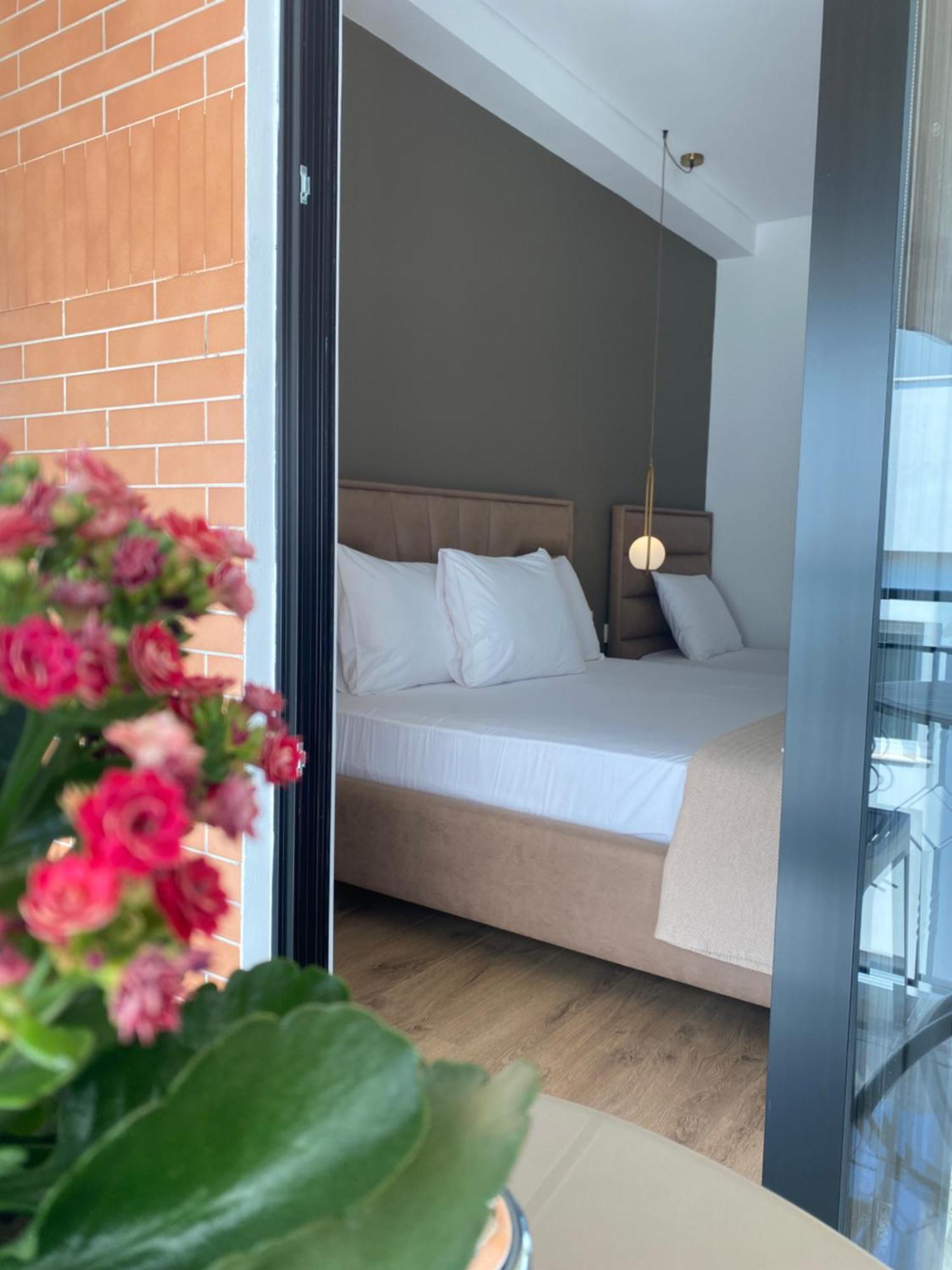 Augusto Rooms Sarande Bagian luar foto