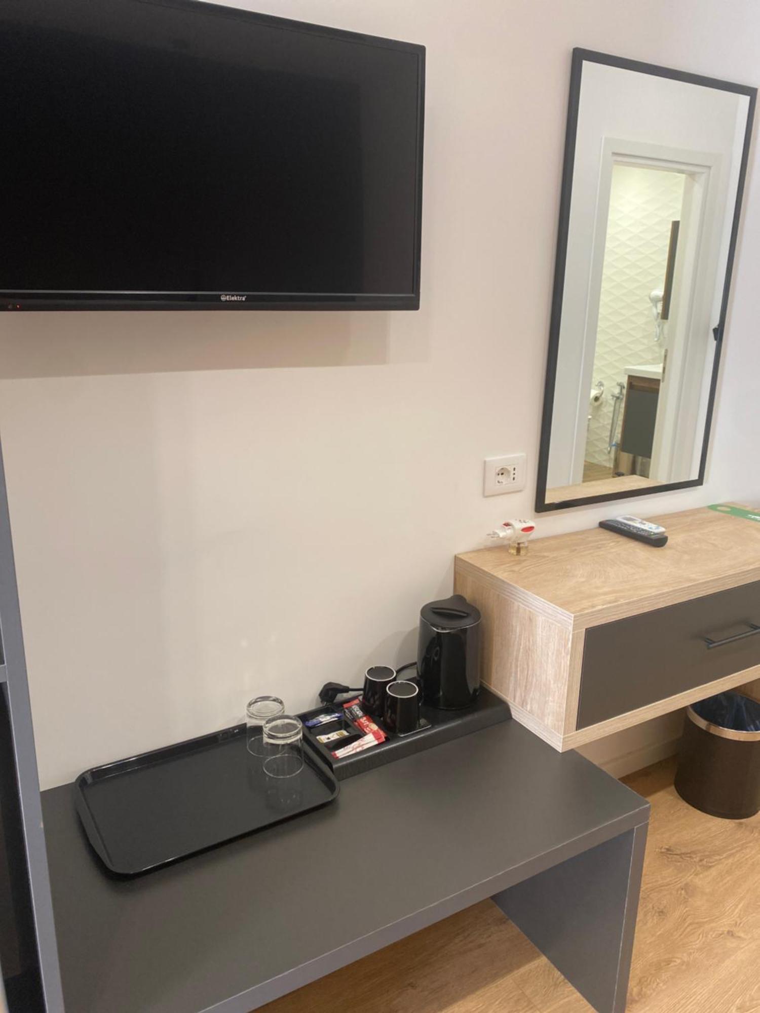 Augusto Rooms Sarande Bagian luar foto