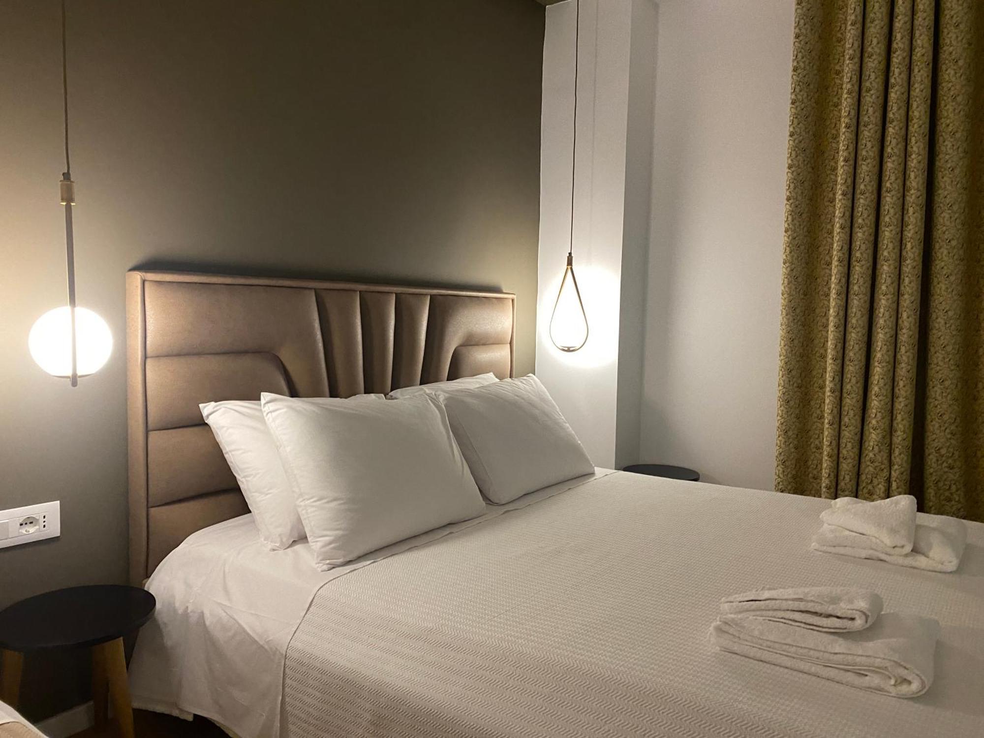 Augusto Rooms Sarande Bagian luar foto