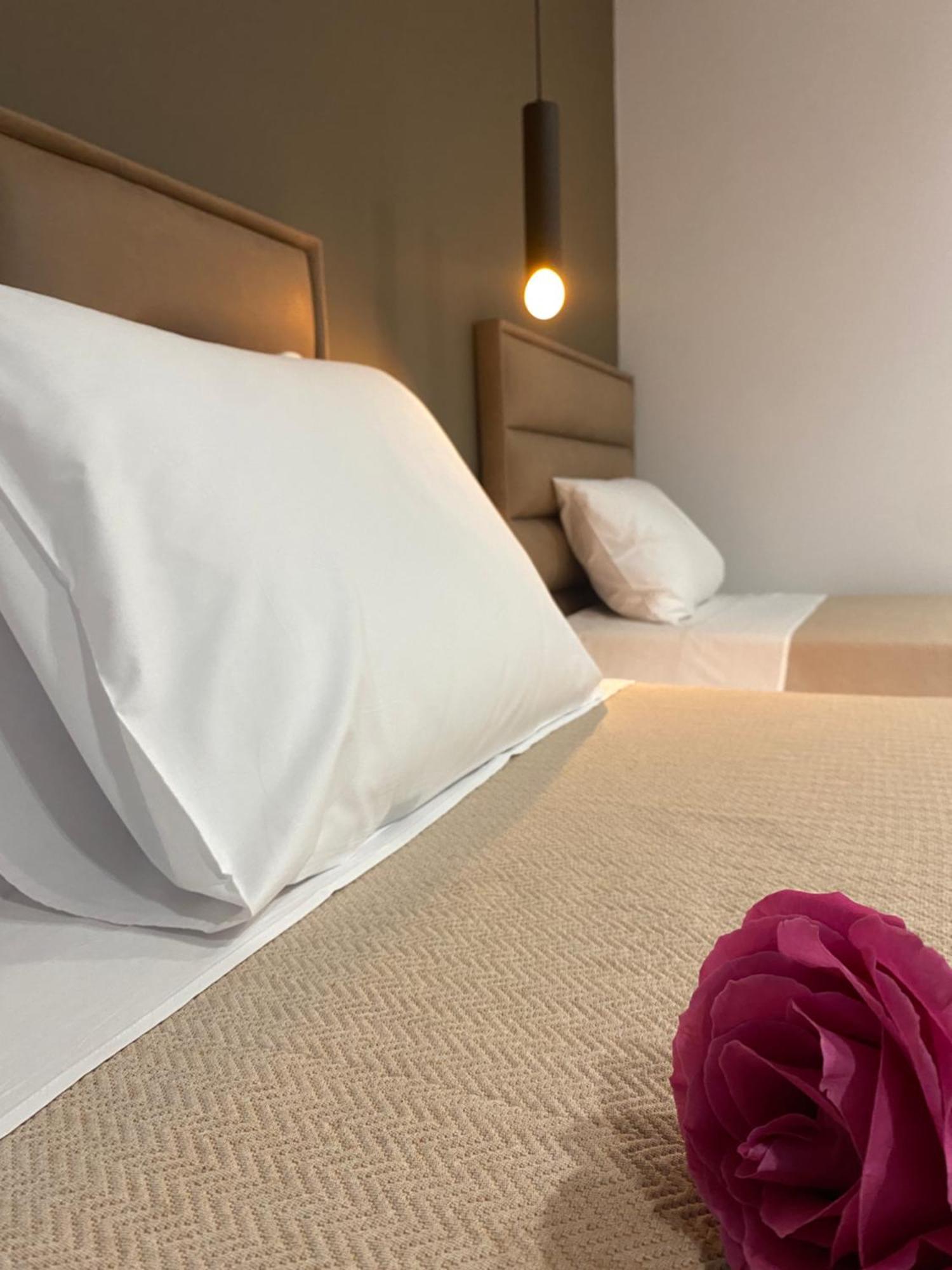 Augusto Rooms Sarande Bagian luar foto